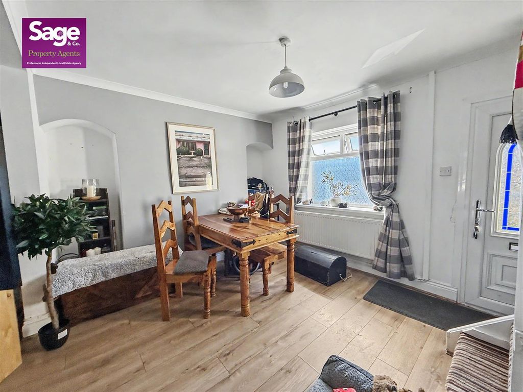 Property photo 3 of 21