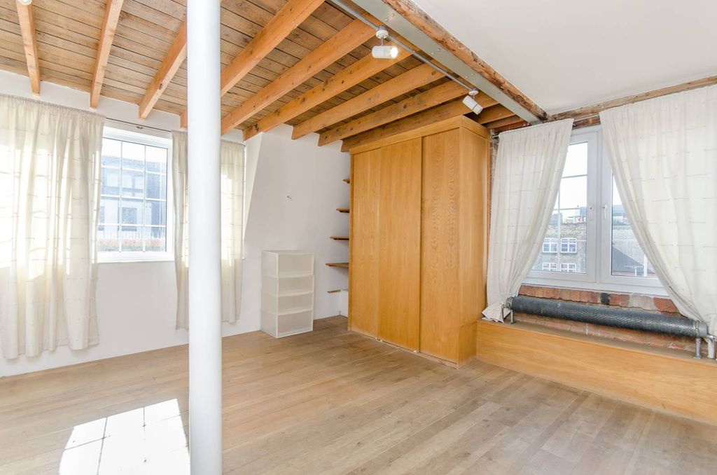 Property photo 1 of 25