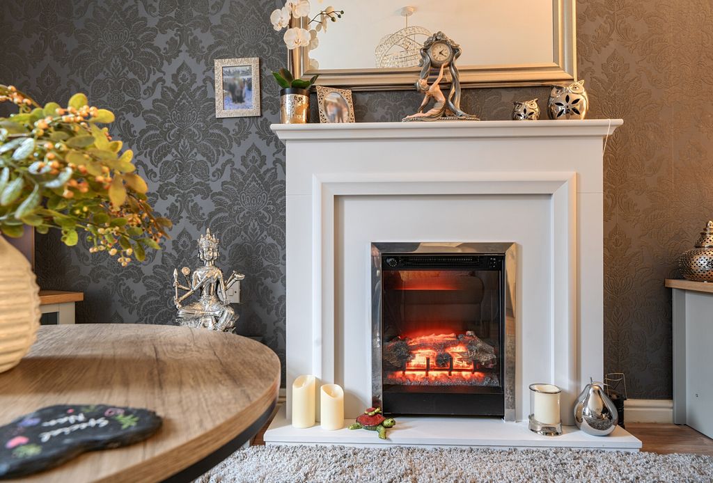 Property photo 3 of 15 1385604-18-692862...