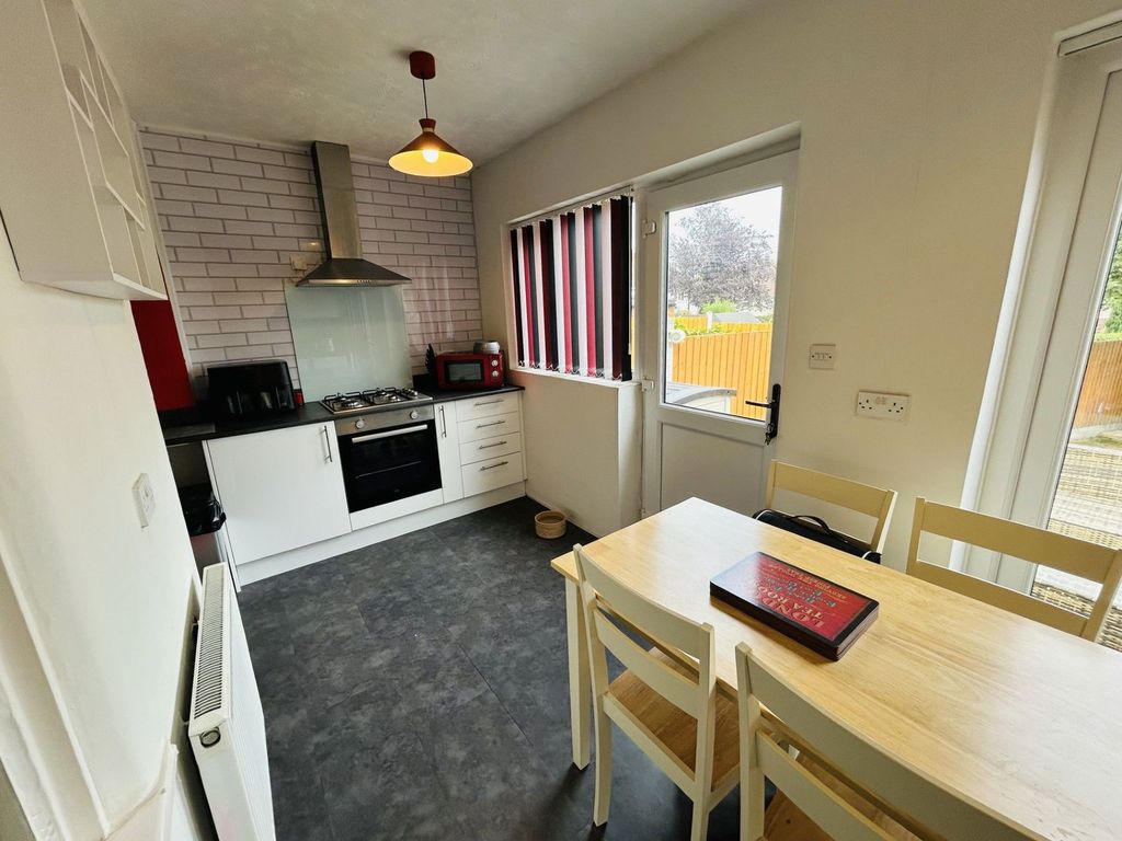 Property photo 3 of 23