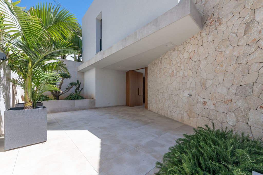 Property photo 3 of 10 3_Villa_Calla_Llamp.Jpg