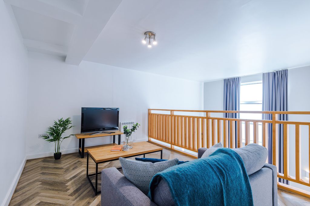 Property photo 2 of 8 Photo 1