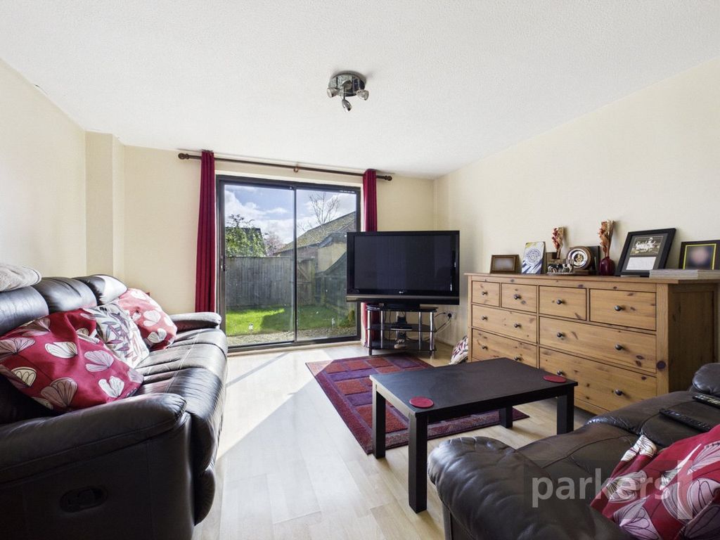 Property photo 2 of 20 Living Room