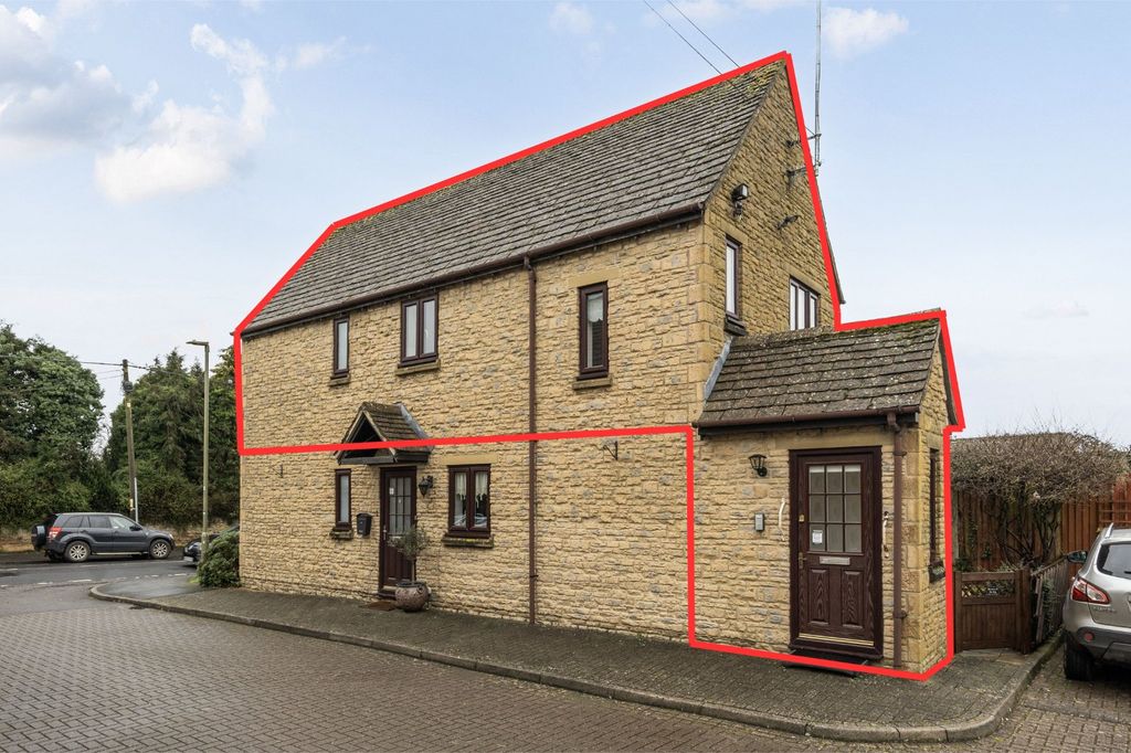 Property photo 1 of 11 Front