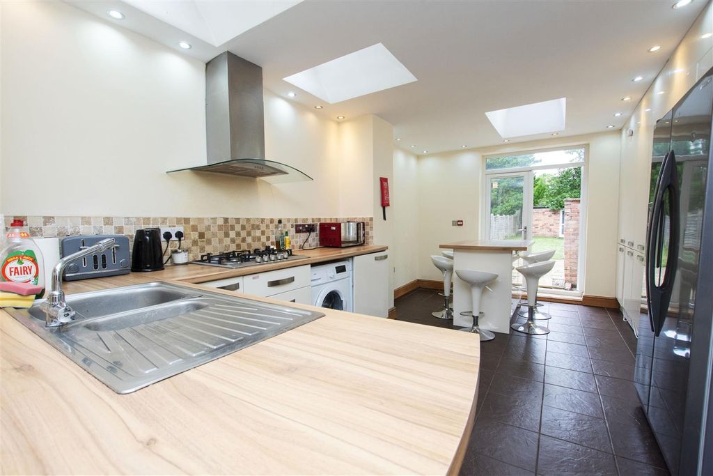 Property photo 3 of 13 Approach