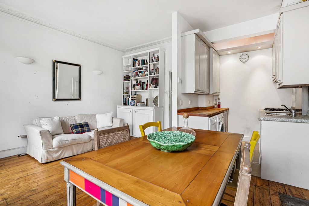 Property photo 2 of 10 Kitchen