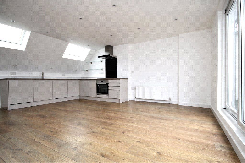 Property photo 3 of 9 Kitchen