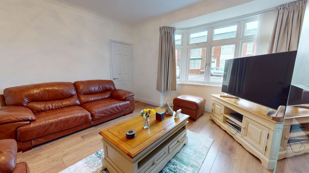 Property photo 3 of 26 4025357