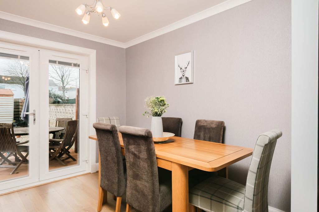 Property photo 3 of 28 Dining Room