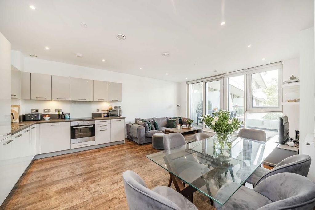 Property photo 2 of 9