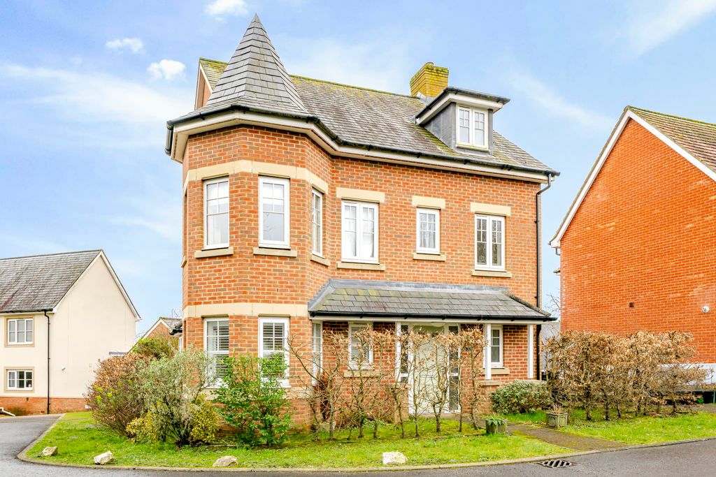 Property photo 1 of 28 Photo 32