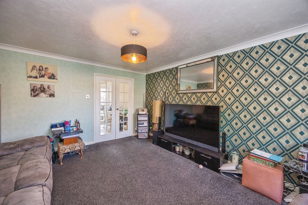 Property photo 2 of 22