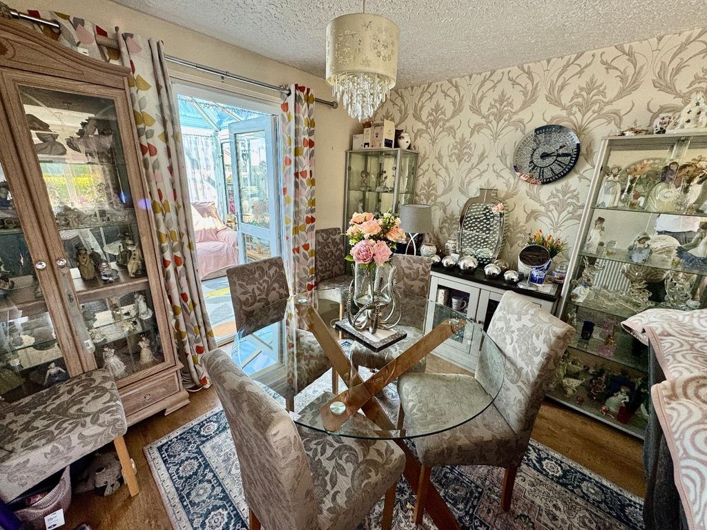 Property photo 3 of 12 Dining Area