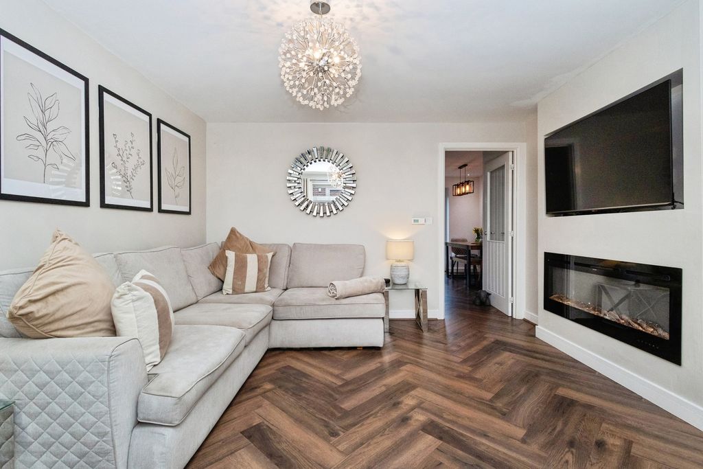 Property photo 3 of 21 Pbox-Img.Jpg