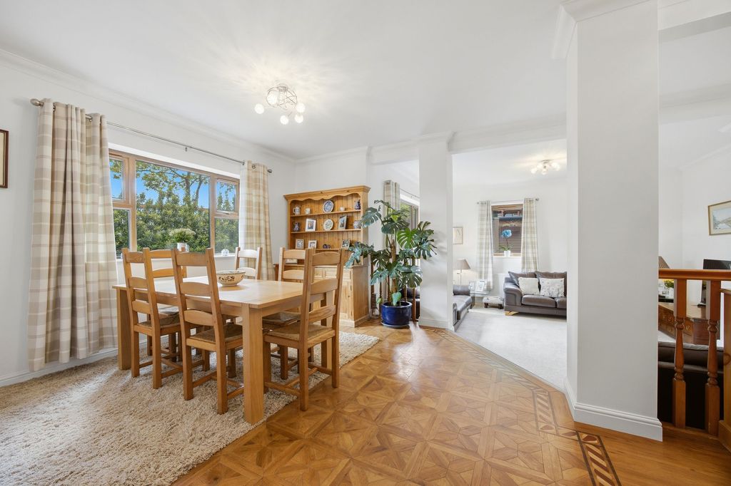Property photo 2 of 35