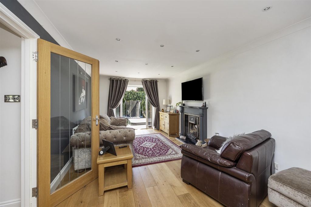 Property photo 2 of 38