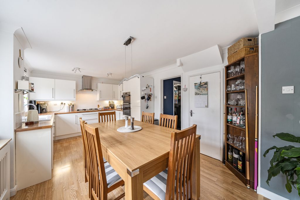Property photo 3 of 24 15250506