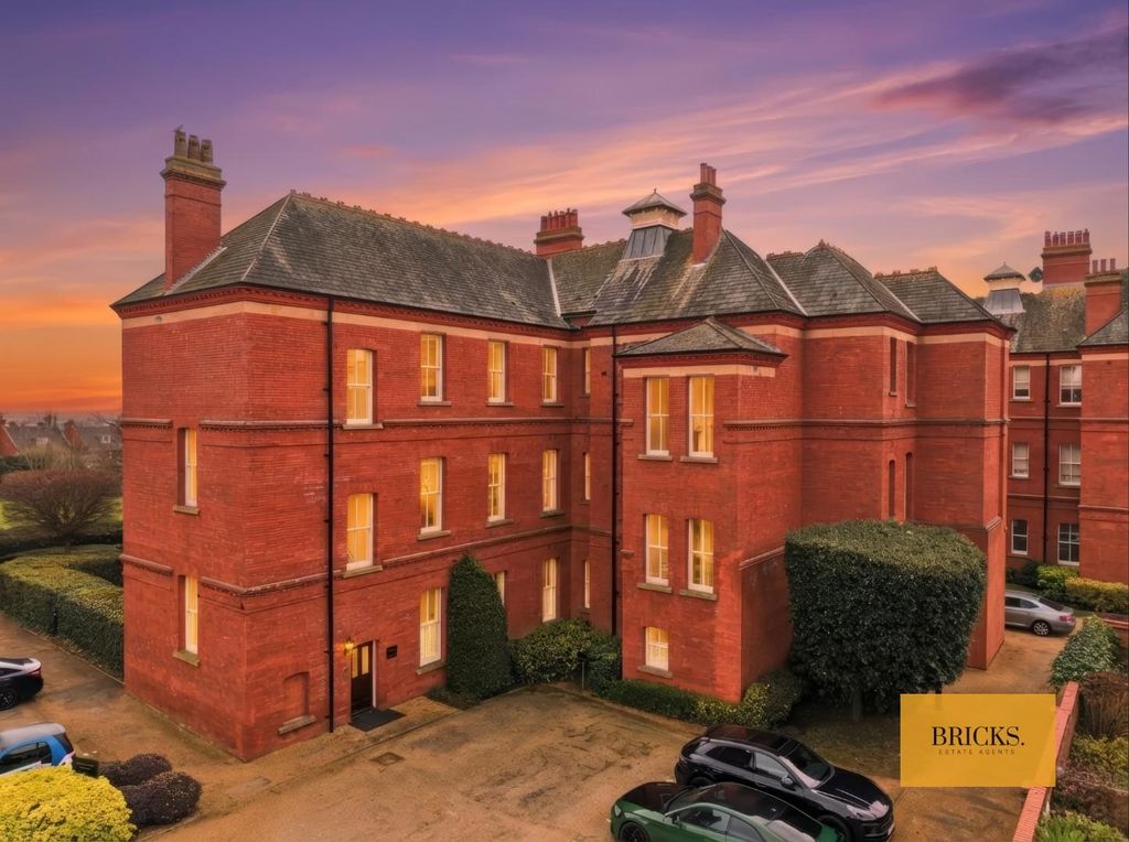 Property photo 1 of 23