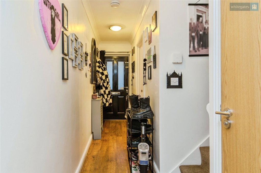 Property photo 2 of 15 Picture No. 36