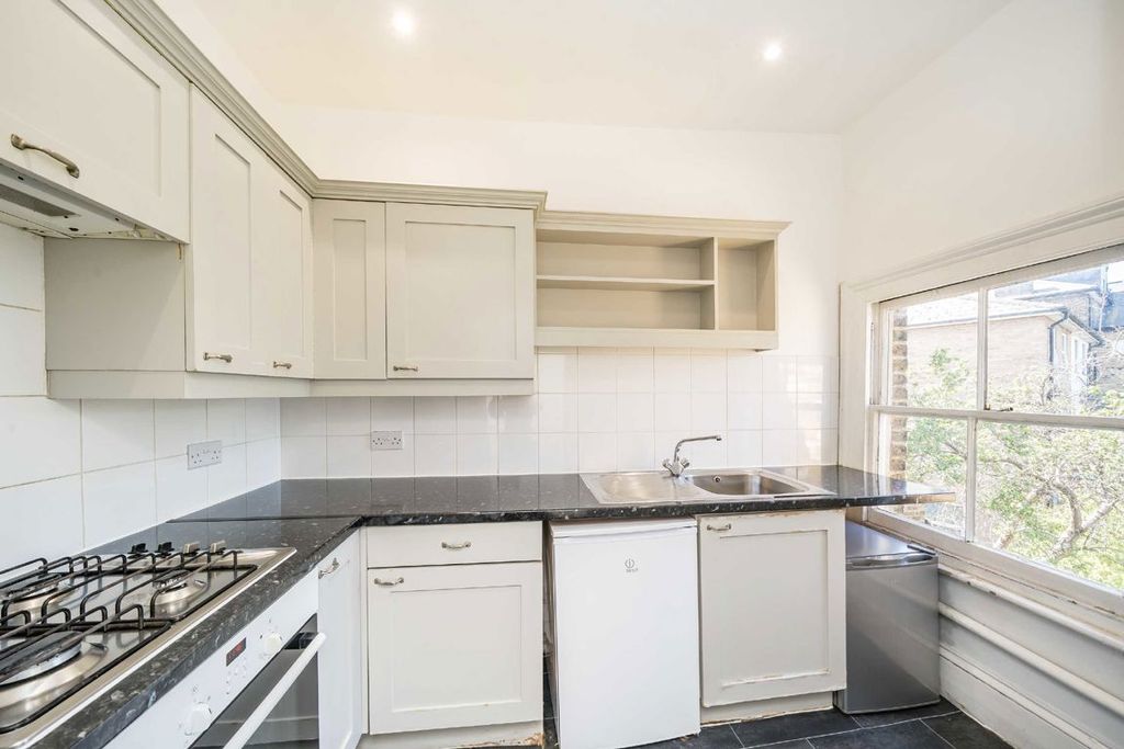 Property photo 3 of 5