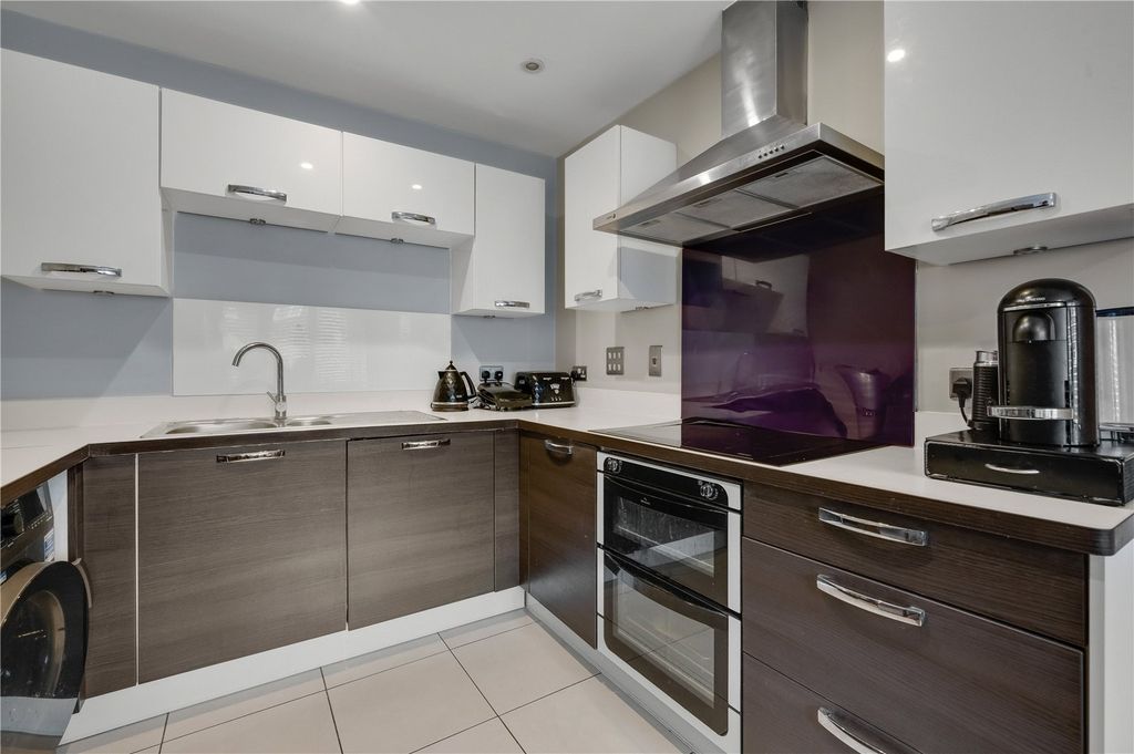 Property photo 2 of 8 Kitchen