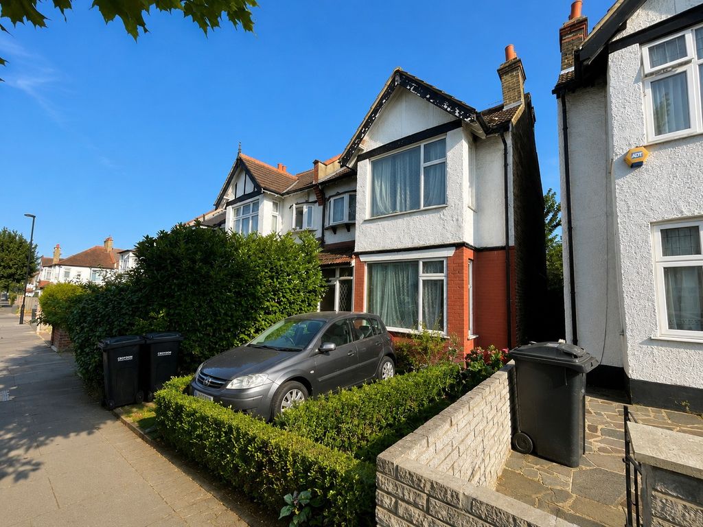 Property photo 1 of 9 4 Bed Semi-Detached House For Sale Melrose Avenue, London Sw16