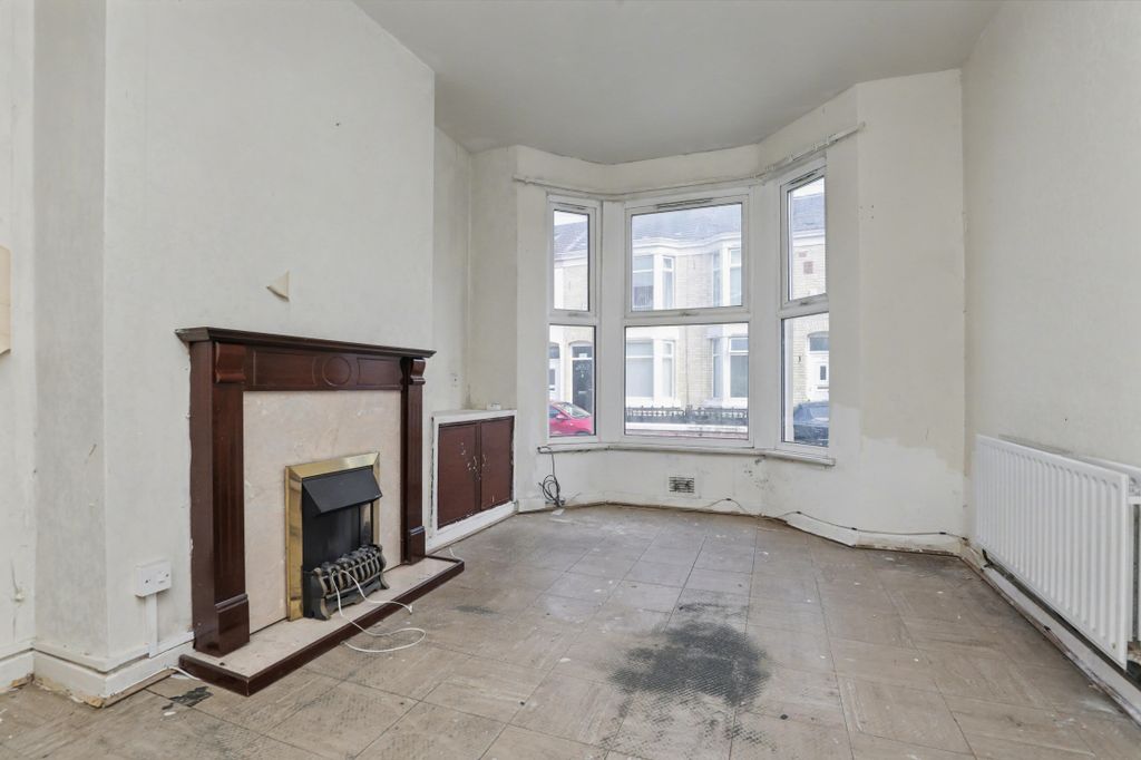 Property photo 2 of 16 116 Adelaide Road, Kensington, Liverpool, L7 8Sh