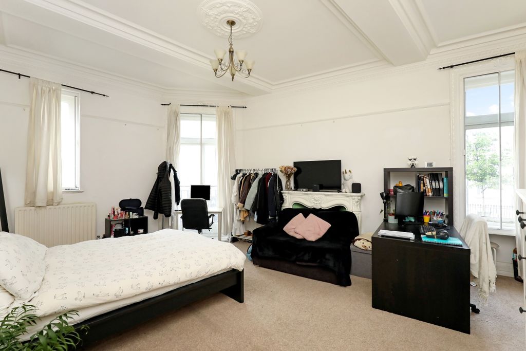 Property photo 2 of 17 Langham Mansions,...