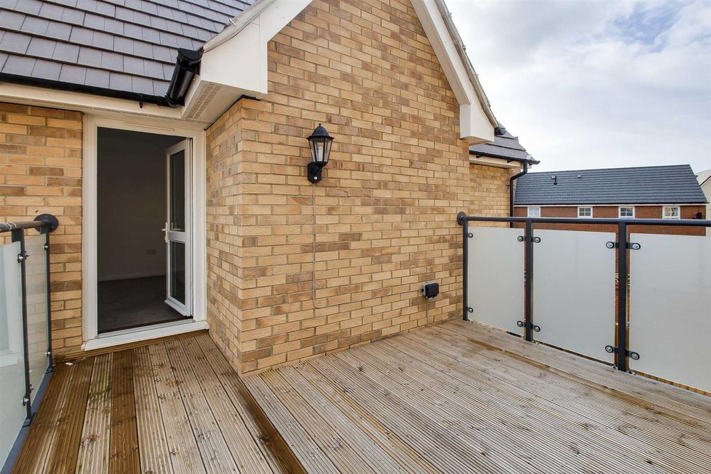 Property photo 3 of 16 Sun Terrace