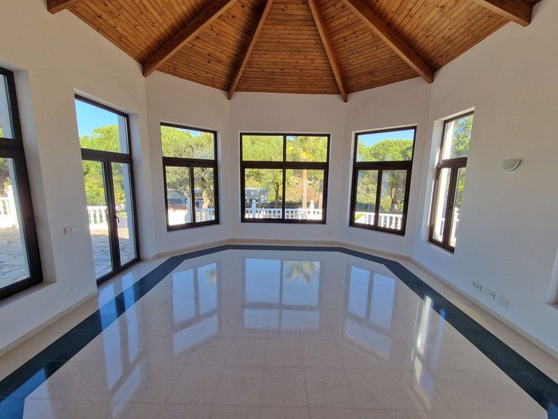 Property photo 3 of 45