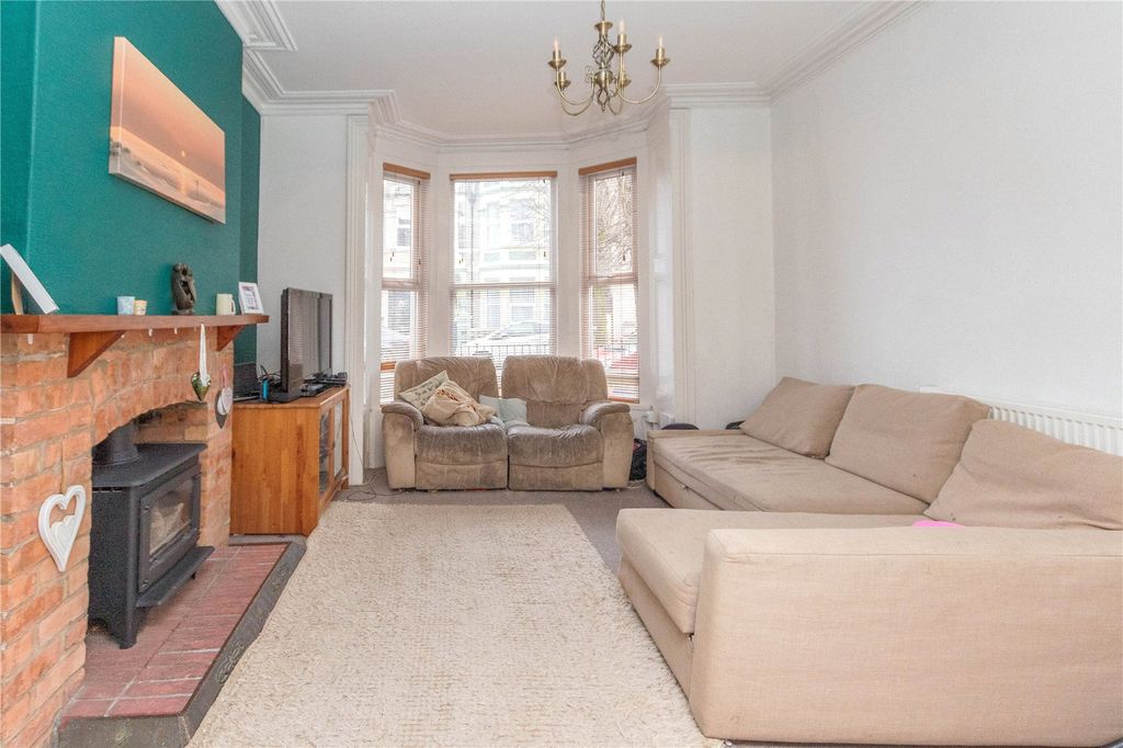 Property photo 2 of 23 Picture No. 34