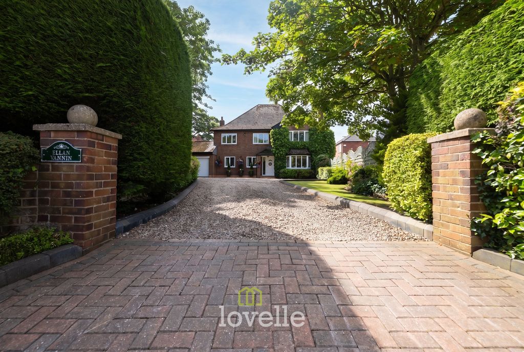Property photo 1 of 54