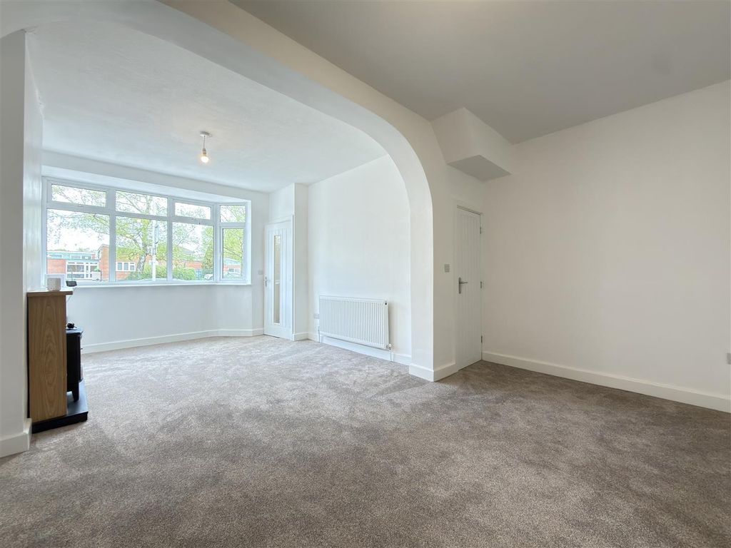 Property photo 3 of 15 Lounge &amp; Dining Room