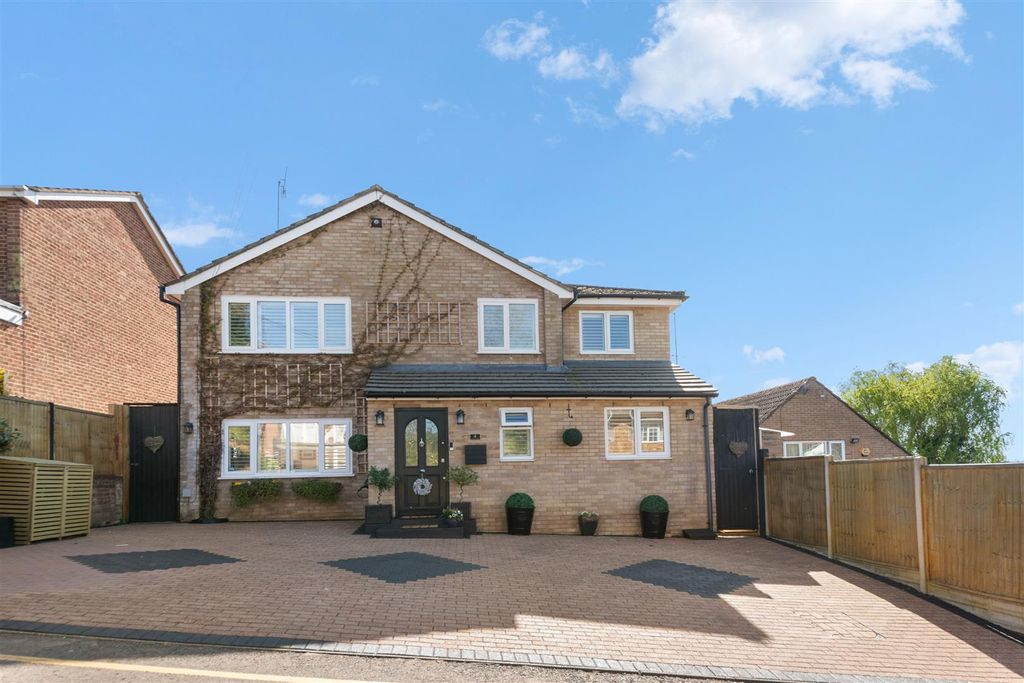 Property photo 1 of 27