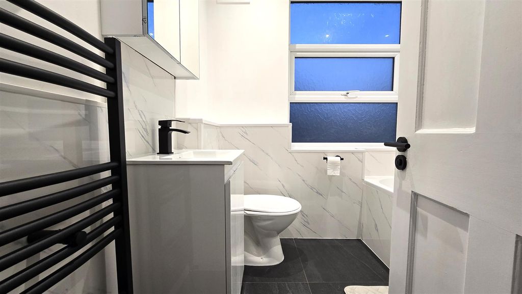 Property photo 2 of 13 8.Jpg