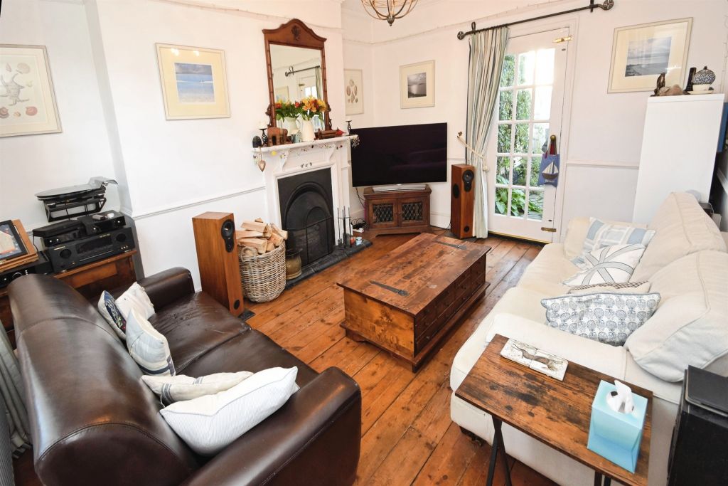 Property photo 2 of 23