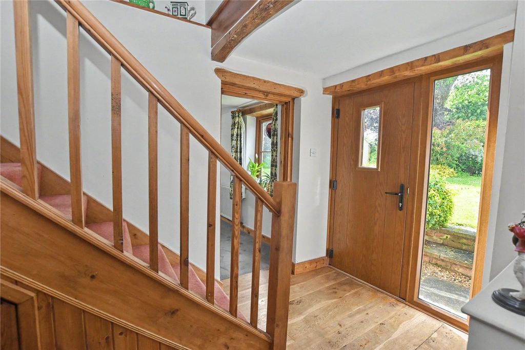 Property photo 2 of 33 Picture No. 11