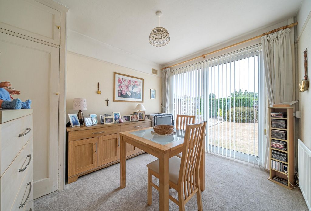 Property photo 3 of 8 1327768-16-6881Fd...