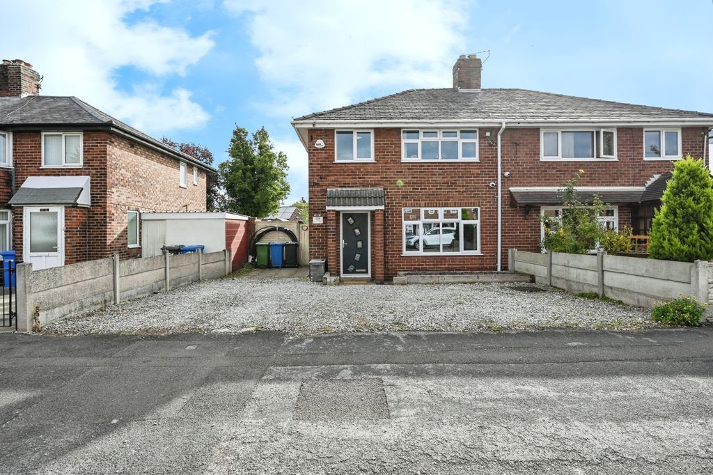 Property photo 1 of 17 Front View