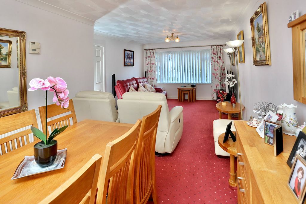Property photo 2 of 35