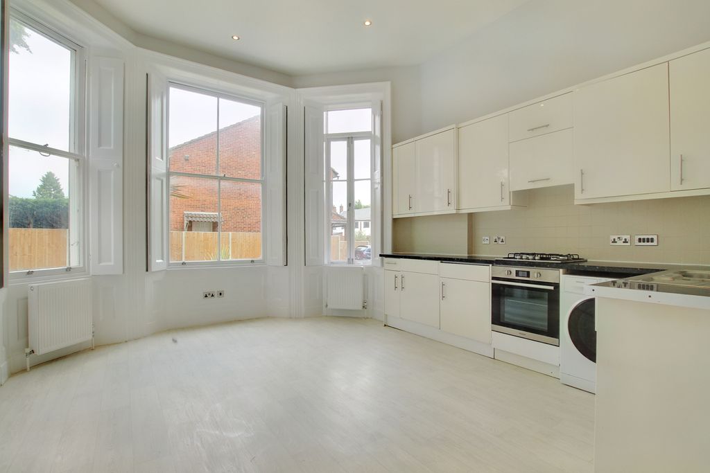 Property photo 2 of 7 2.Lounge Kitchen 1.Jpg