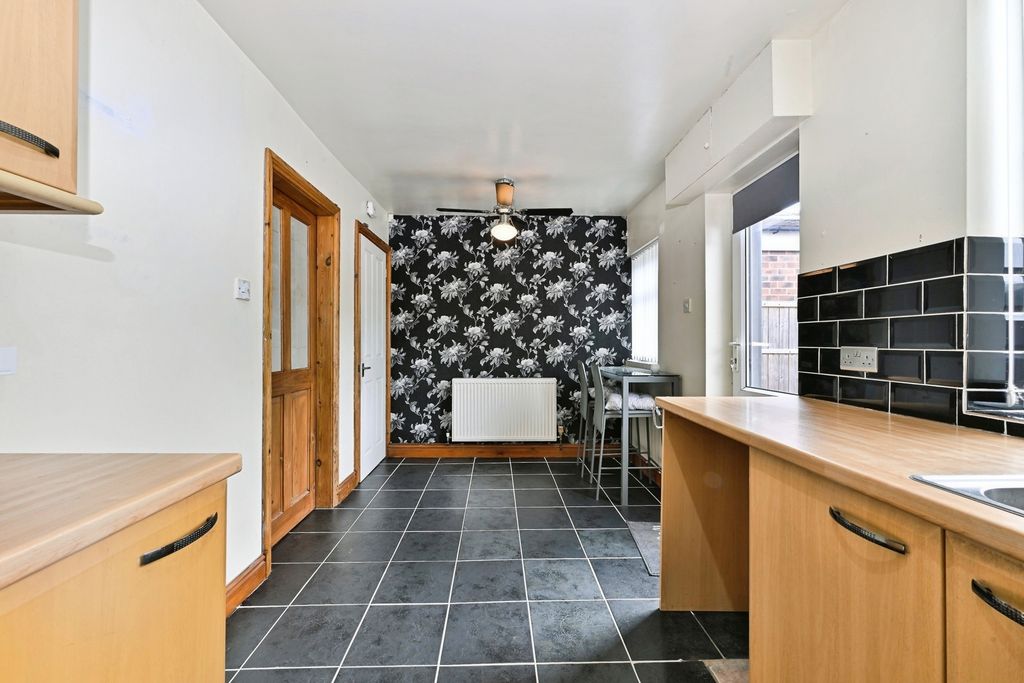 Property photo 2 of 17 Pbox-Img.Jpg