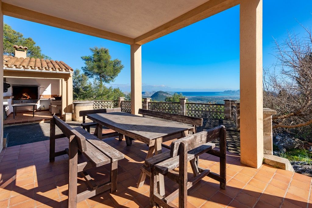 Property photo 2 of 15 Terrace