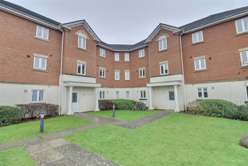 Property photo 1 of 9 Exterior