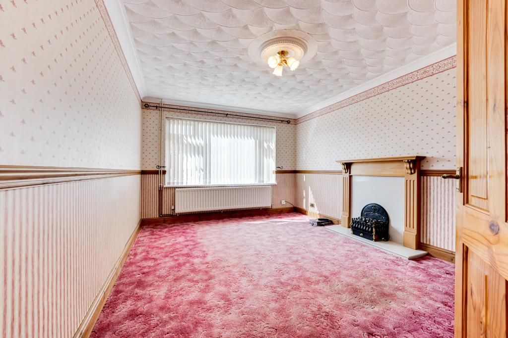 Property photo 2 of 21 27 Park Road, Burton Latimer-9.Jpg