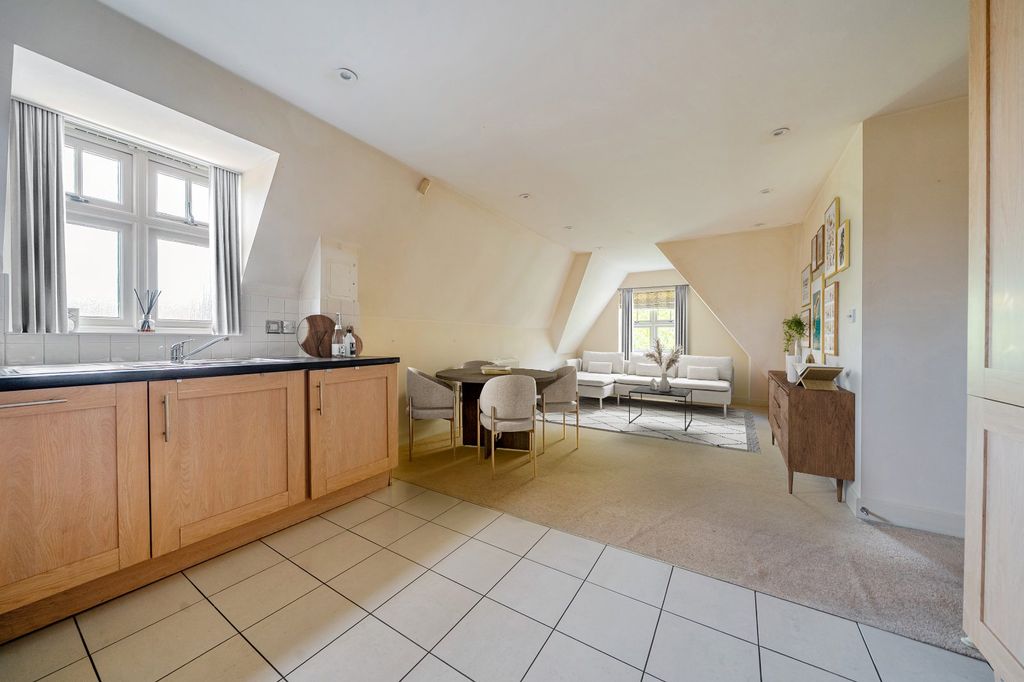 Property photo 2 of 19 Picture No. 27