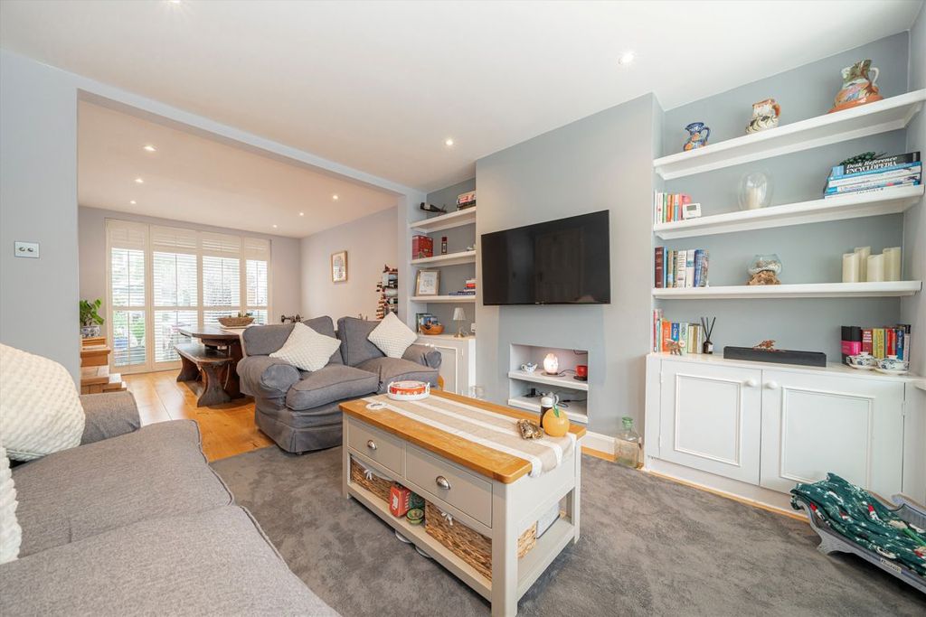 Property photo 3 of 8