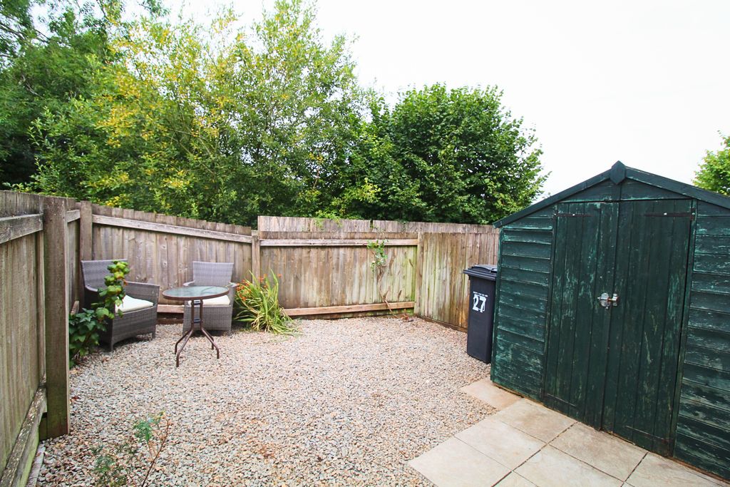 Property photo 2 of 13 Garden