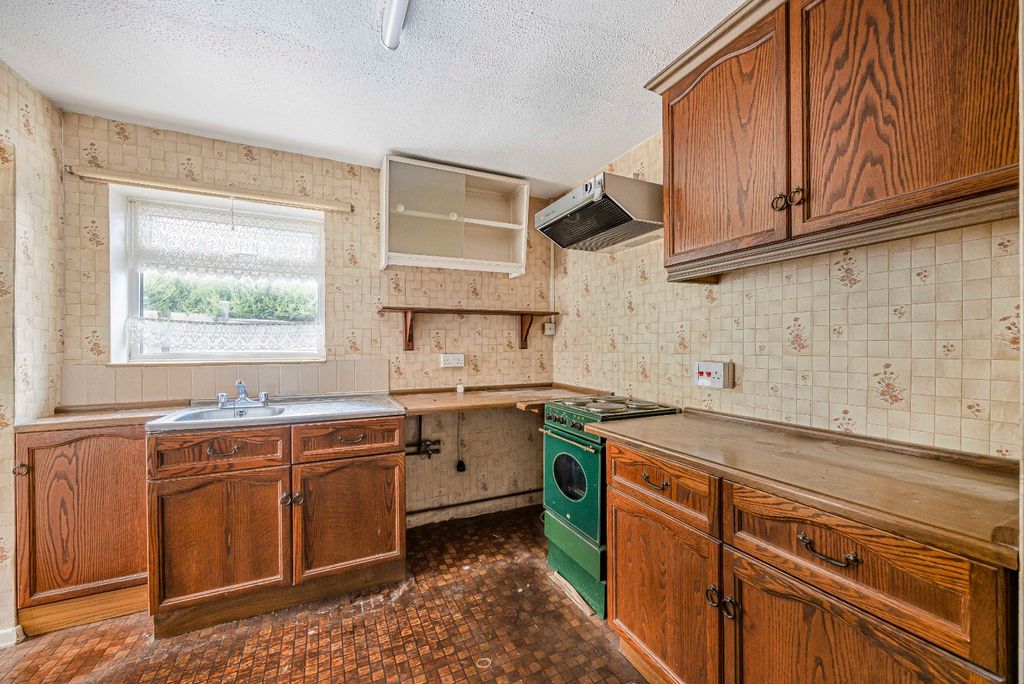 Property photo 3 of 16 Kitchen/Dining Room