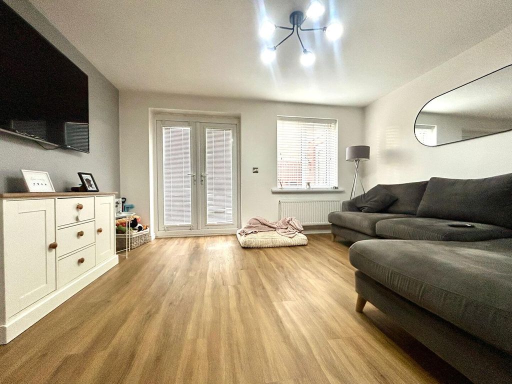 Property photo 3 of 12 Living Room